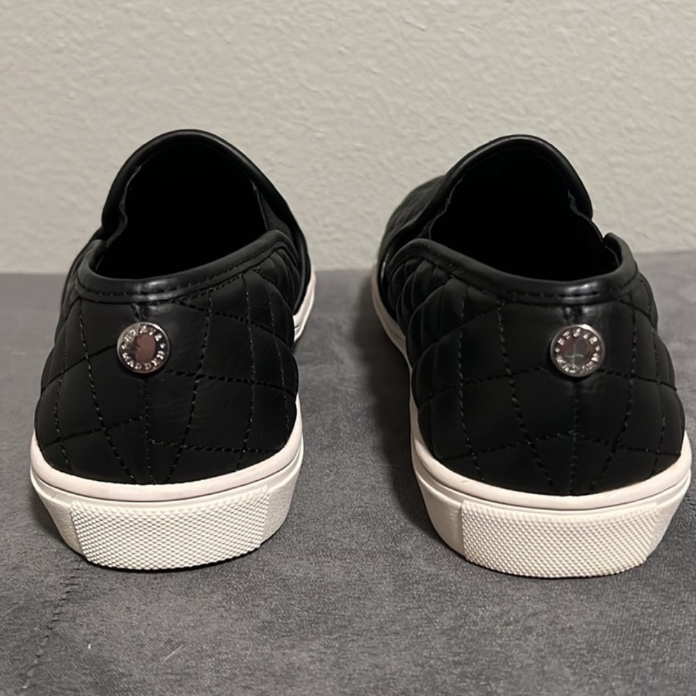 Steve Madden Black Slip On Quilted Eccentrcq Shoes - Picture 3 of 7